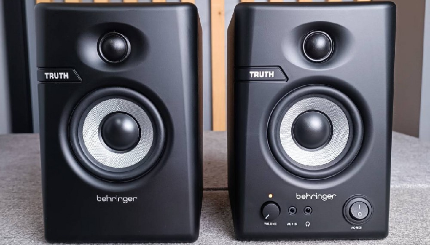 Интуитивный контроль Behringer TRUTH 3.5 BT 